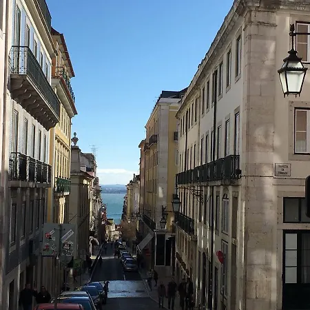 Apartamento Charming In Chiado For 4 In Lisboa